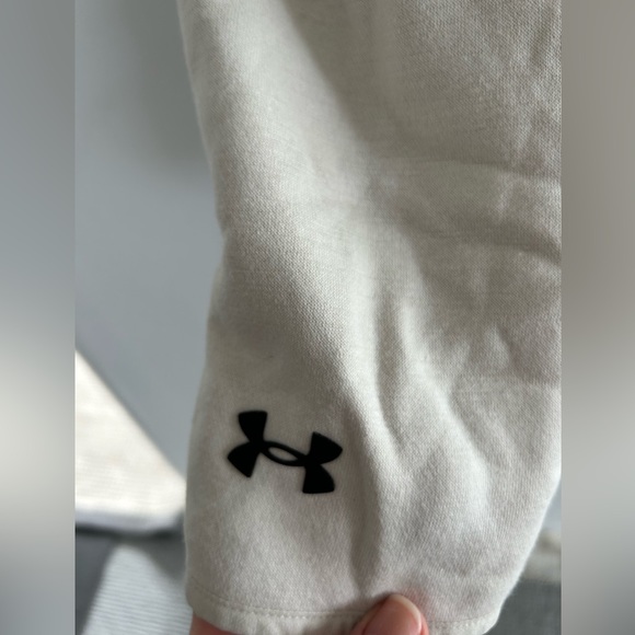 ⭐️Host Pick⭐️ HELLY HANSEN beige hoodie - Picture 6 of 6